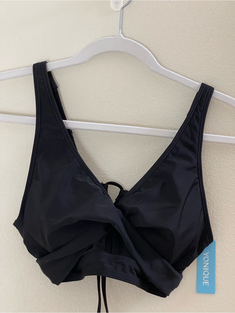 Yonique Women’s Swim Top NWT Padded bra Adjustable back and Shoulder Strap Small